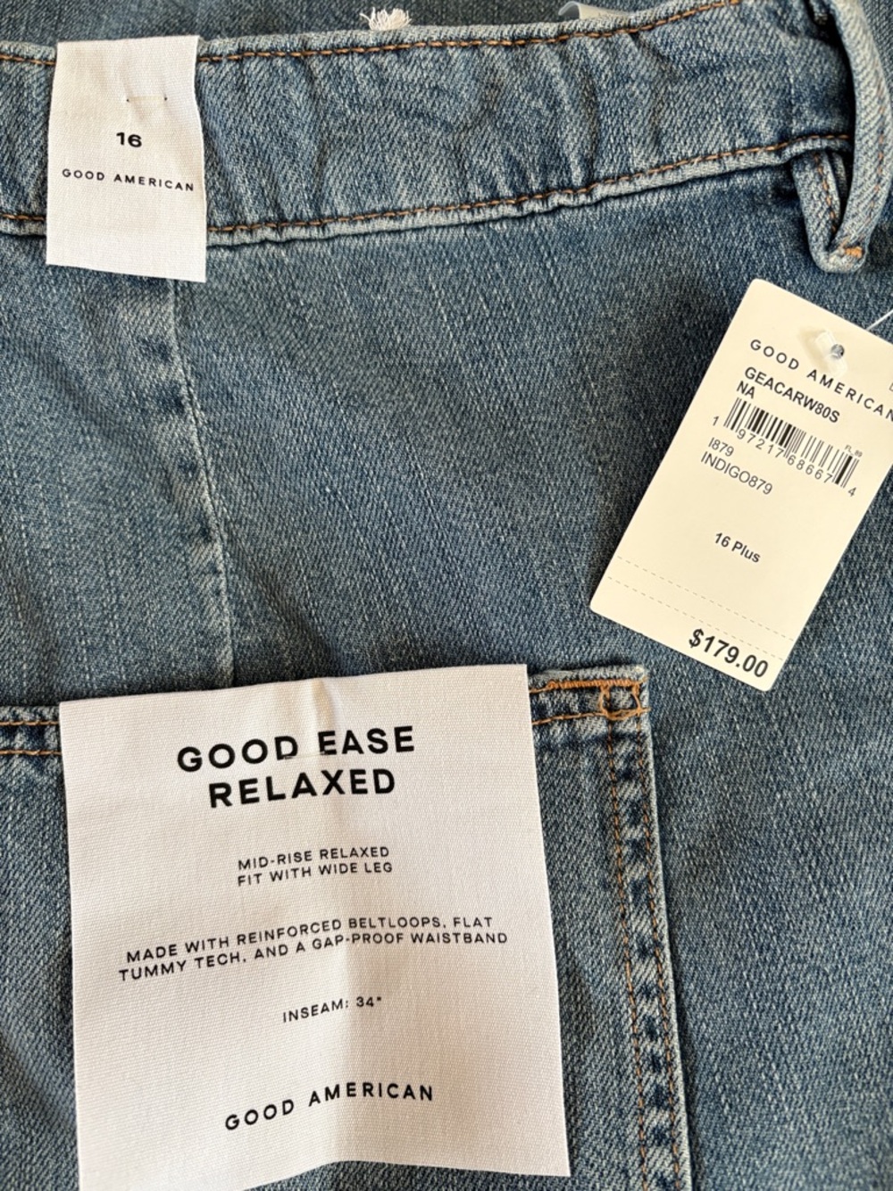 Good American Relaxed Flare Jeans in Light Blue Denim - Picture 2 of 6